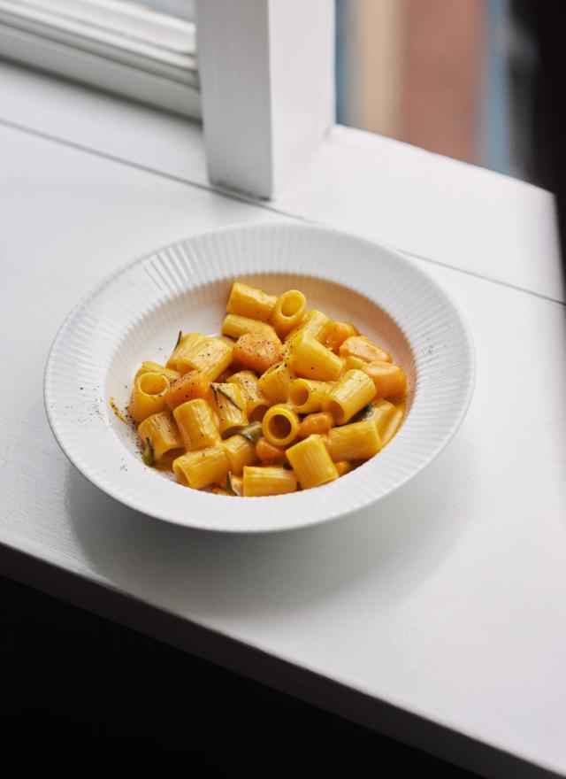 Pasta med græskar og burrata
